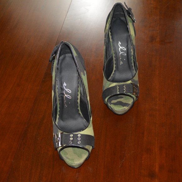 Ellie Women's Camoflage/Black Heel Size 7 - Picture 7 of 7